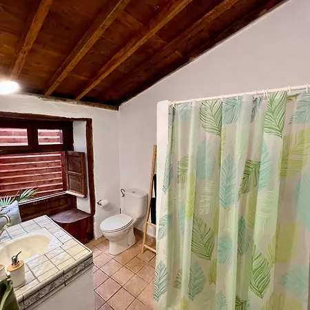 بيت للعطل Red House